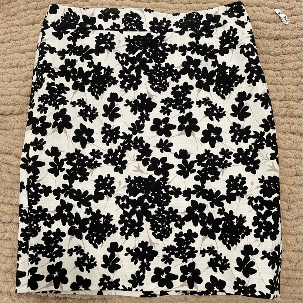 Ann Taylor Black and White A-Line Midi Skirt